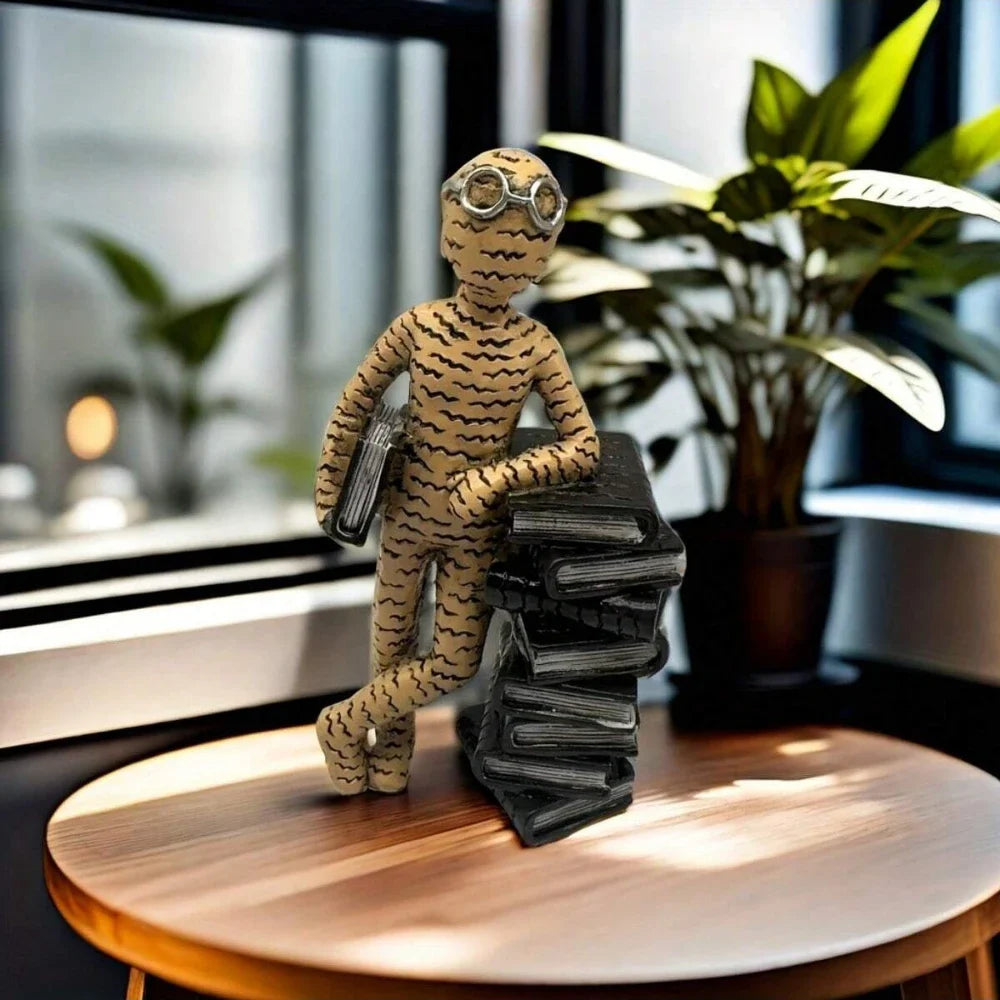 Modern  Resin Reader Statues