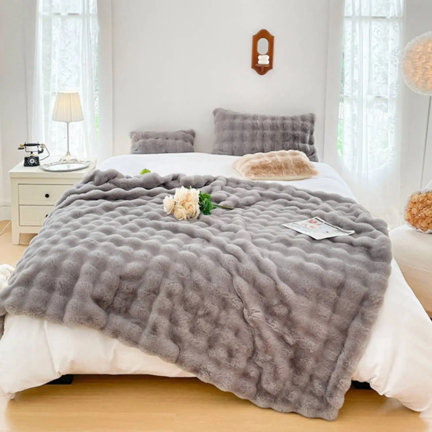 Faux Rabbit Fur ,Luxury Soft, Warm Bubble Blanket