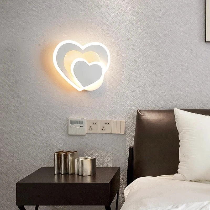 LED heart-shaped wall lamp